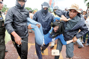 1_NagaWorld_Protester