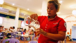 7-CARE-NGO_Hospitality-worker